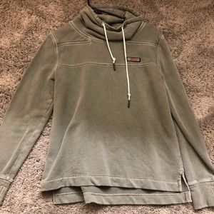 EUC Vineyard vines sweater w/ thumbholes